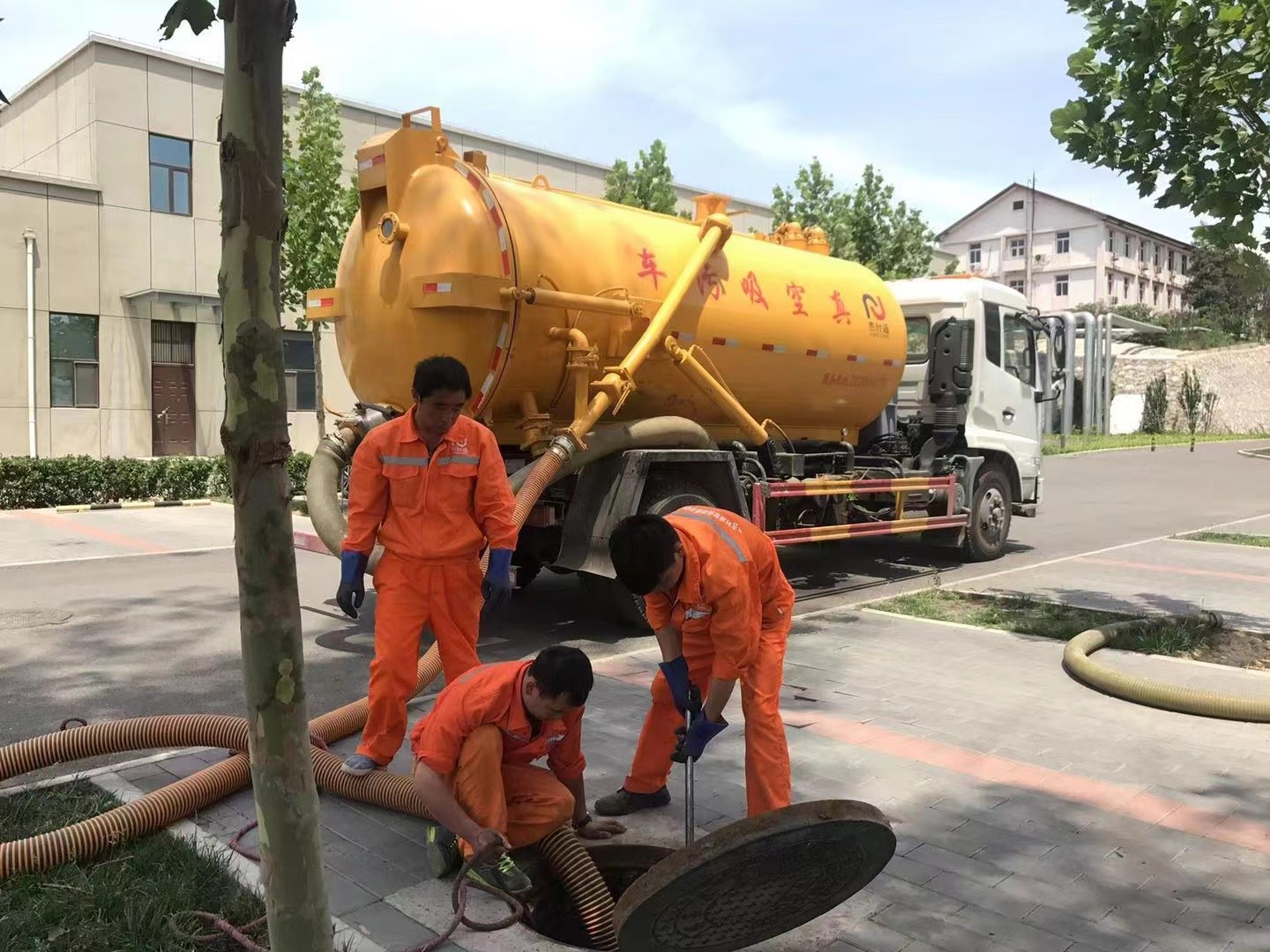 北辰化粪池清理与5-8吨吸粪车施工效率分析
